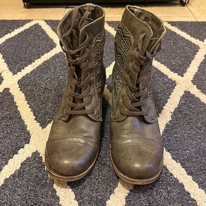 Women’s Roxy boots
